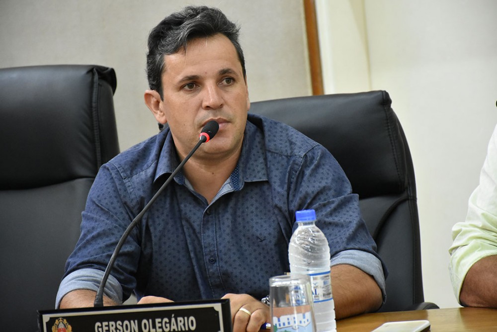 Vereador Gerson Oleg?rio destacou a import?ncia da implanta??o de po?os artesianos nas unidade escolares com objetivo de economizar o dinheiro p?blico